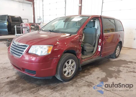 2010 Chrysler Town & Country New Lx from USA, damaged, VIN 2A4RR2D18AR329834